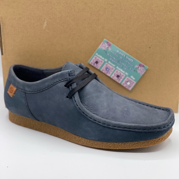 CLARKS WALLABEE BLUE SUEDE LEATHER LOW TOP CREPE